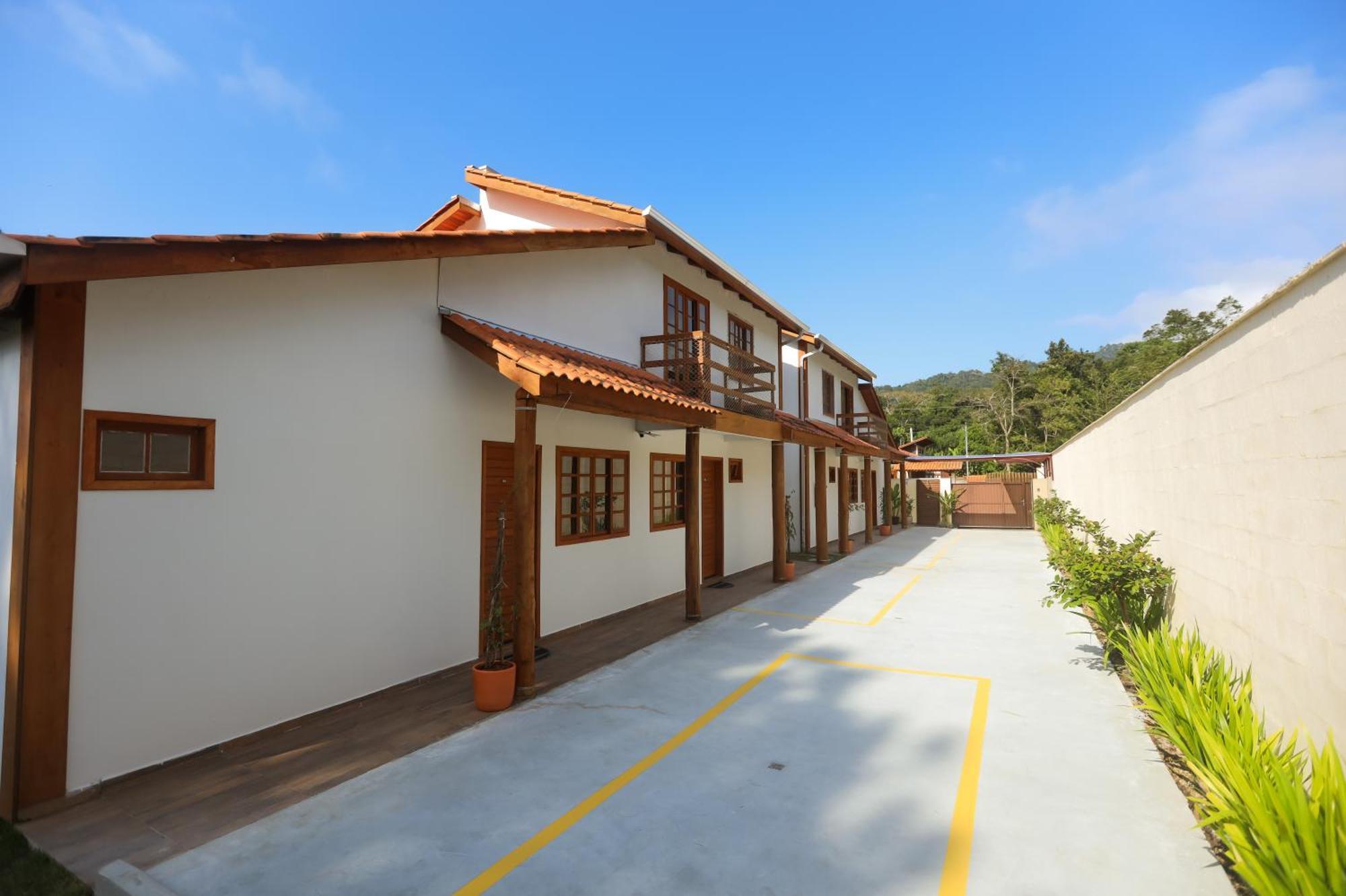 Estaleiro Com Charme - Ar, Churras E Pet Friendly Balneario Camboriu Ngoại thất bức ảnh